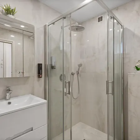 Appartement In Center *